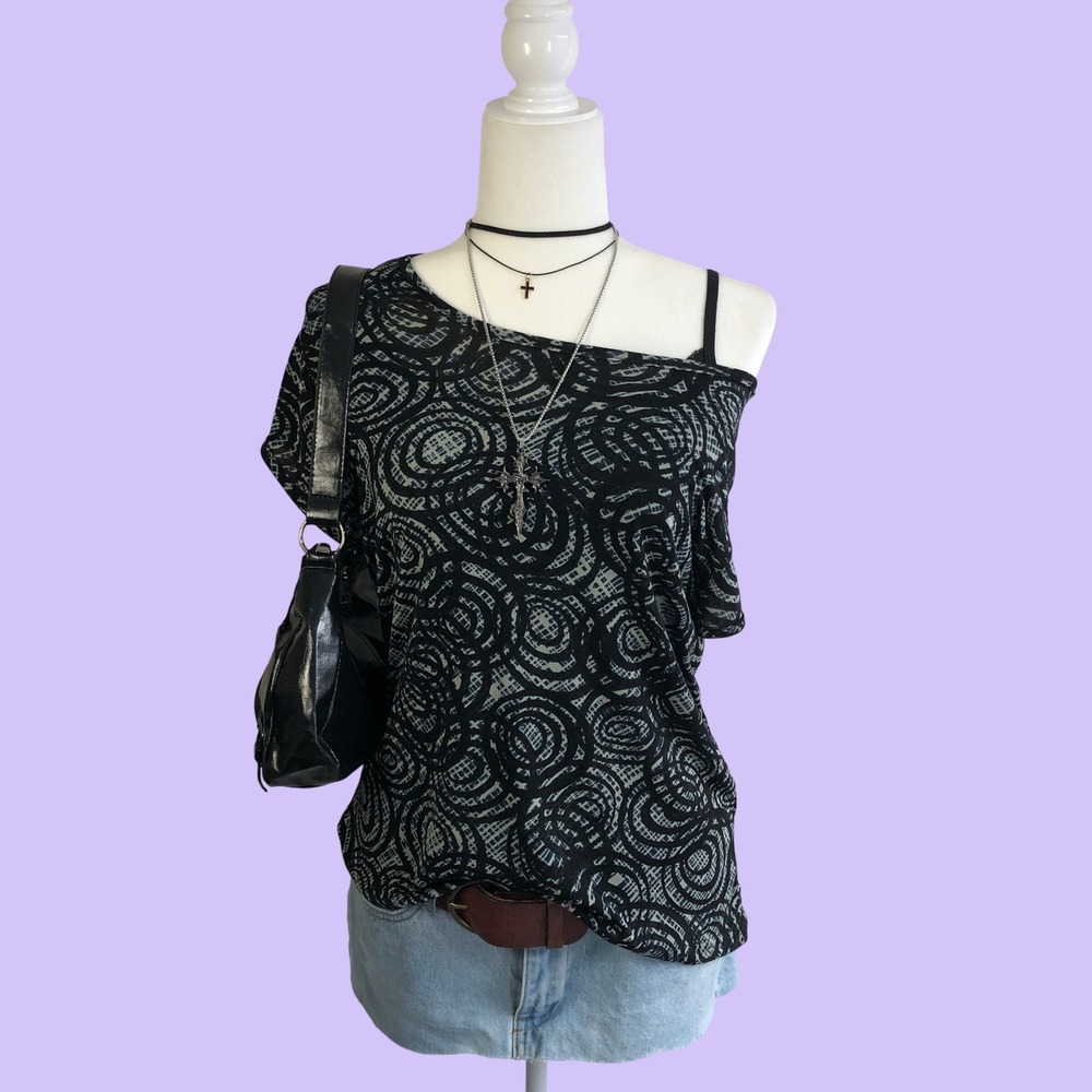 Vintage Y2K Asymmetrical Swirl Print Grunge Top Womens M Short Sleeve Black